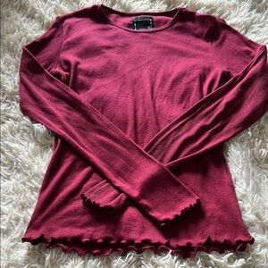 Lily & Lottie Scalloped Hem Fitted Top, size S.